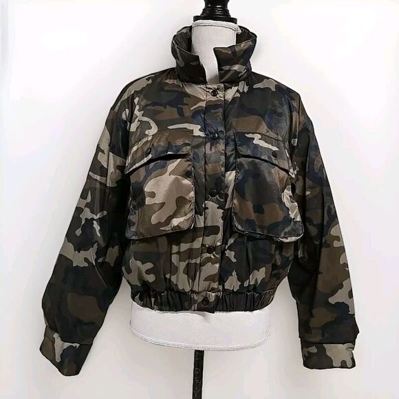 Lulus In Plain Sight Green Camo Print Puffer Bomber Jacket Women’s Size S VGUC - Picture 4 of 12
